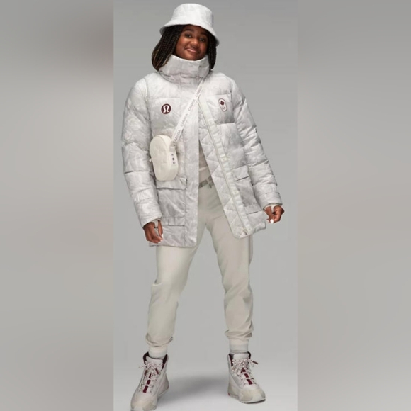 LULULEMON Team Canada Women's Down Jacket - Size 4 - Picture 6 of 6